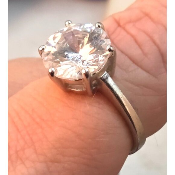 Silver Plated Round Cut Clear CZ Solitaire Engagement Ring Size 9 Elegant Desig - Picture 5 of 6